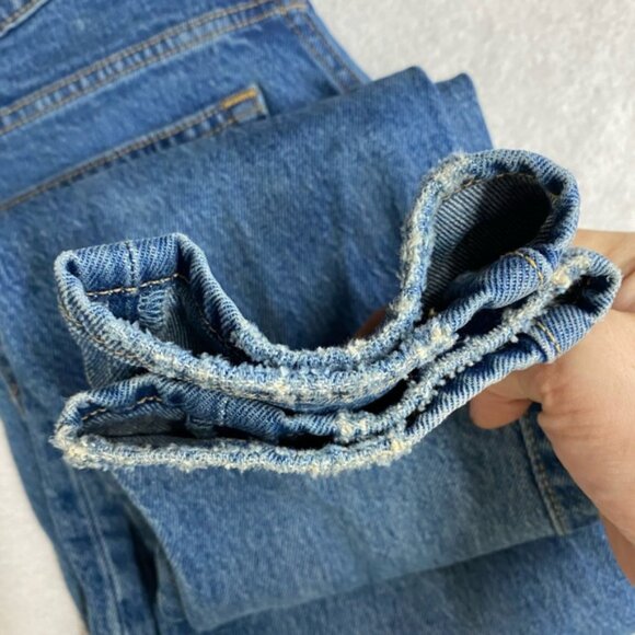 Levi’s Med Wash High Rise Wedgie Jeans 24 - Picture 9 of 15